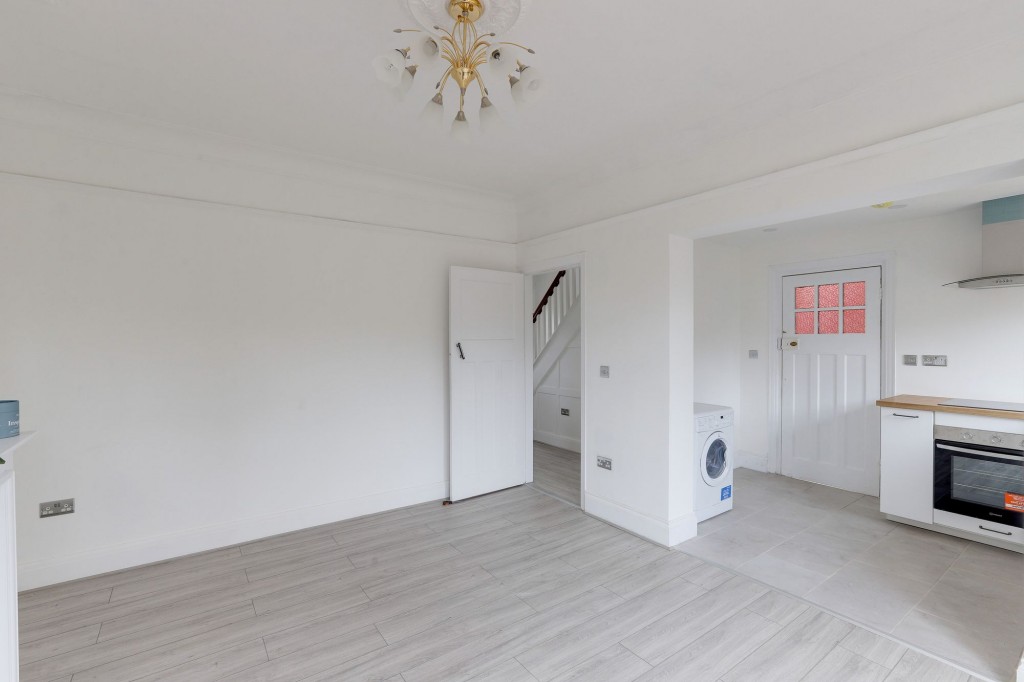 Watcombe Circus, Nottingham, NG5