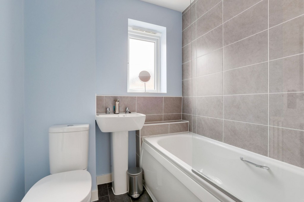 Defiant Close, Hucknall, NG15