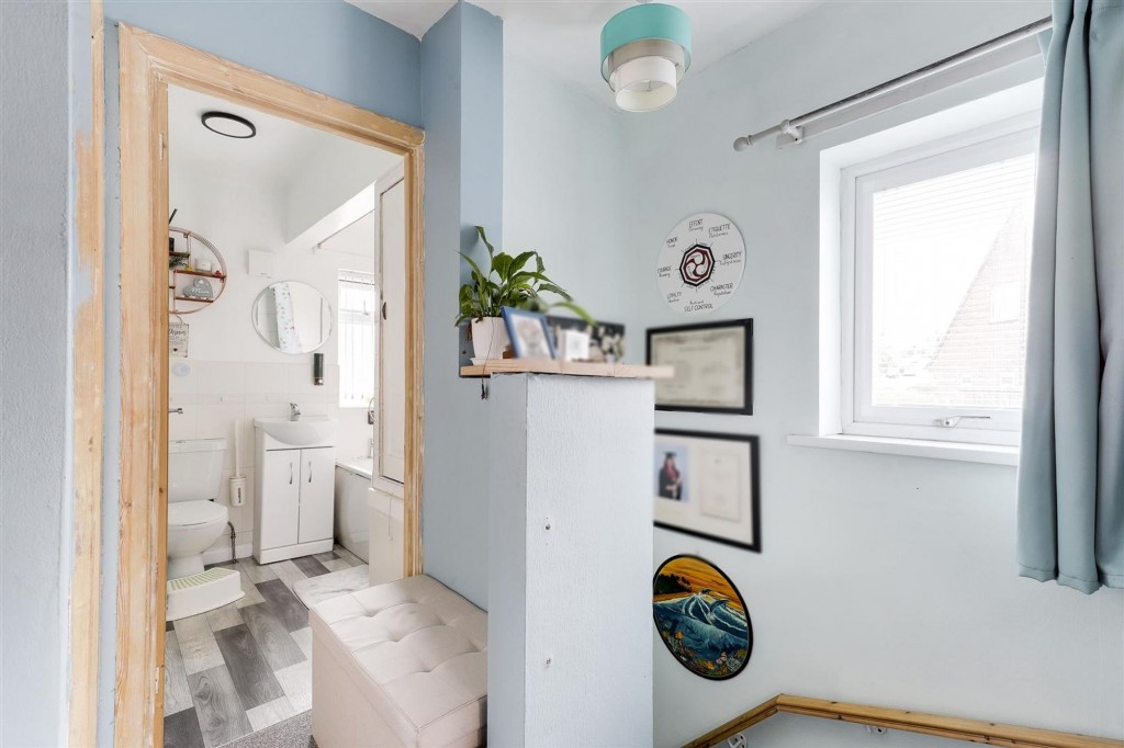 Gainsford Crescent, Nottingham, NG5