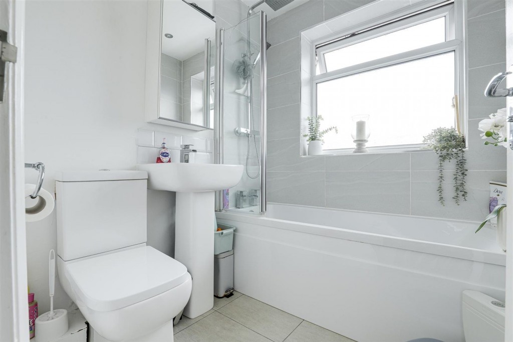 Dylan Thomas Road, Nottingham, NG5