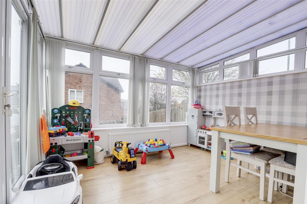 Dylan Thomas Road, Nottingham, NG5