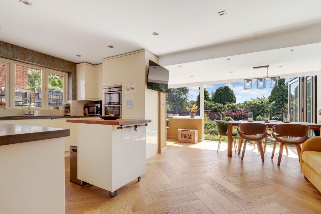 Buxton Avenue, Carlton, NG4
