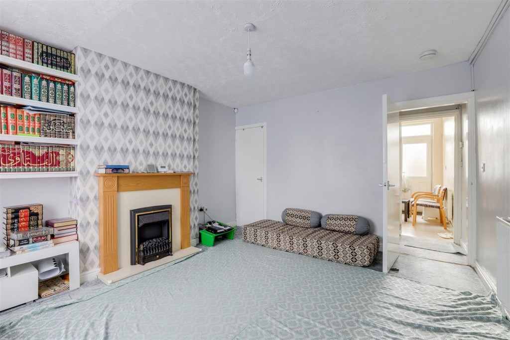 Gunthorpe Drive, Nottingham, NG5