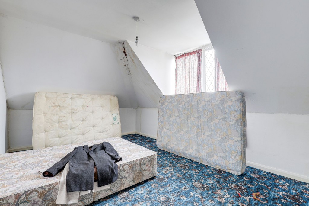 Derby Road, Bramcote, NG9