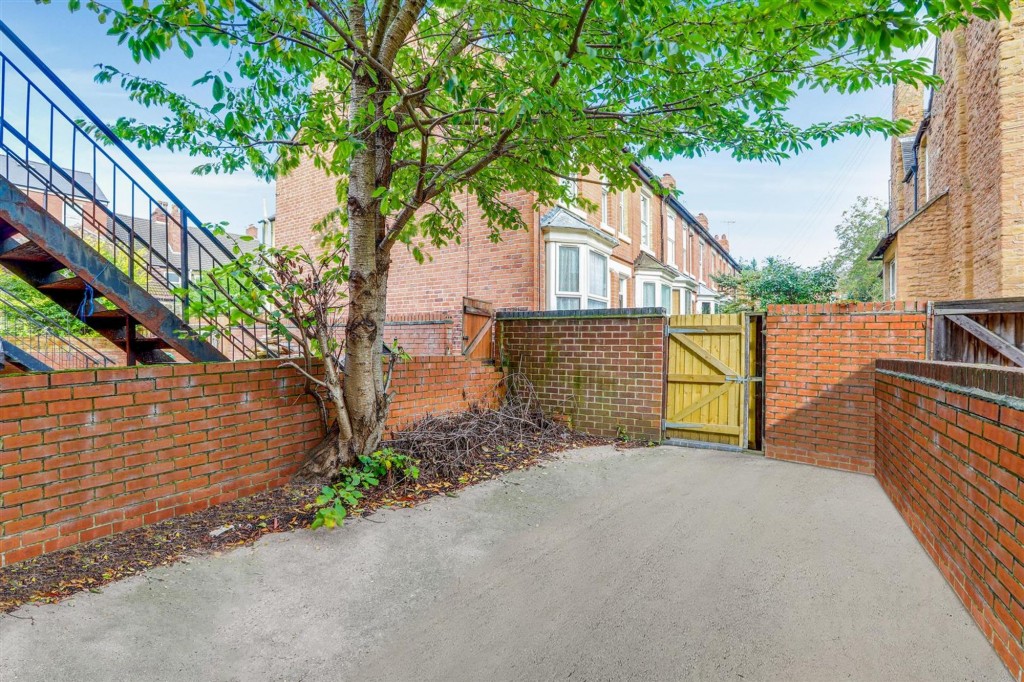 Radford Road, Nottingham, NG7