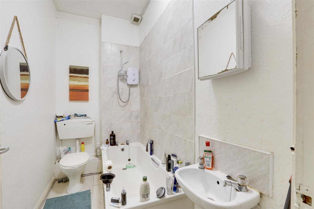 Radford Road, Nottingham, NG7