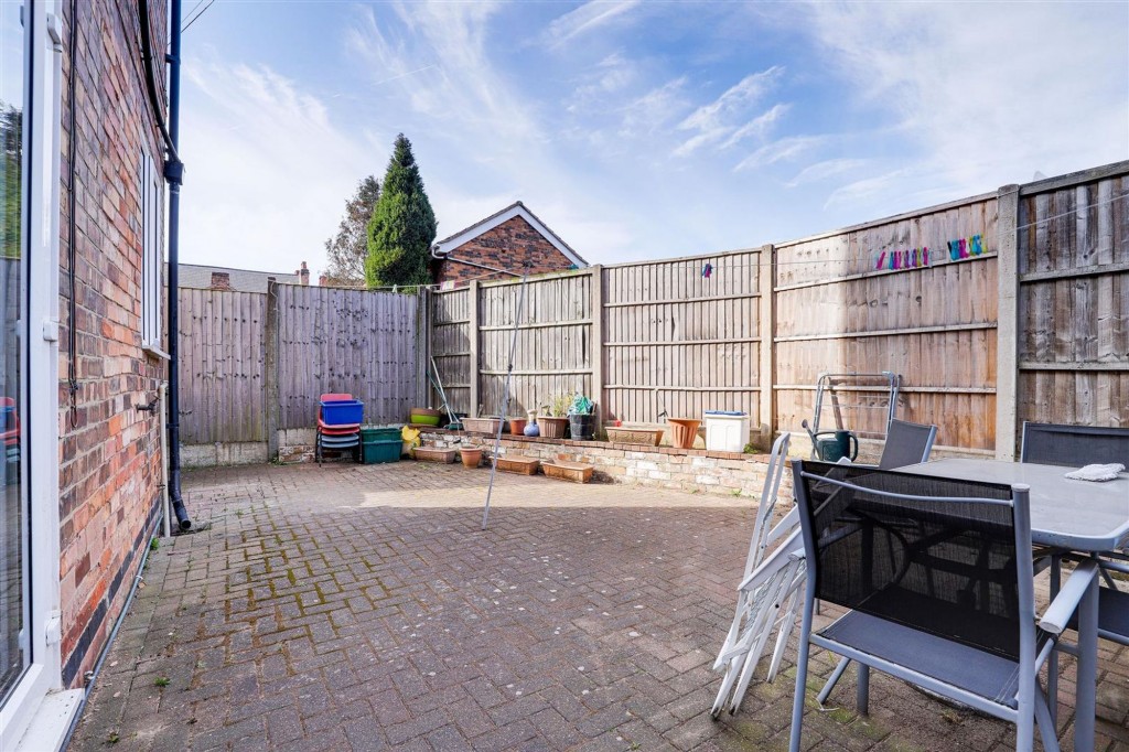 First Avenue, Carlton, NG4