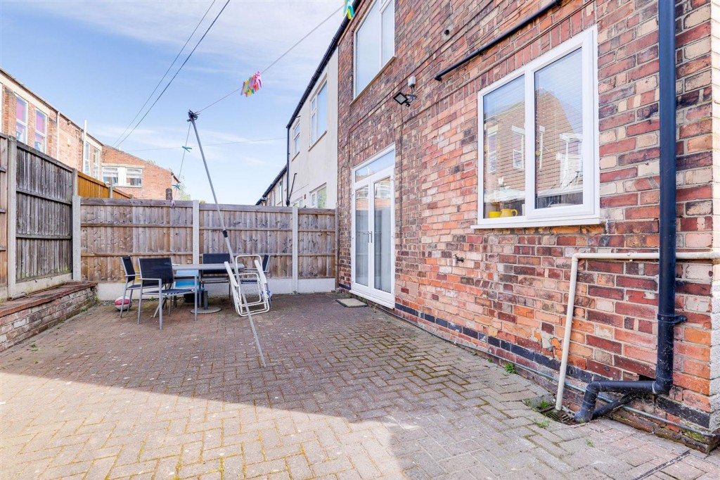 First Avenue, Carlton, NG4