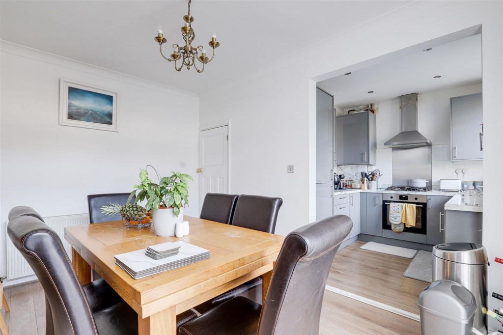 First Avenue, Carlton, NG4