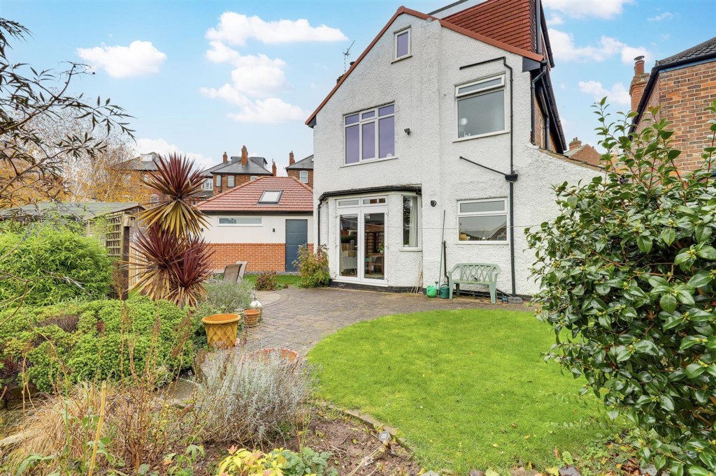 Devonshire Crescent, Nottingham, NG5