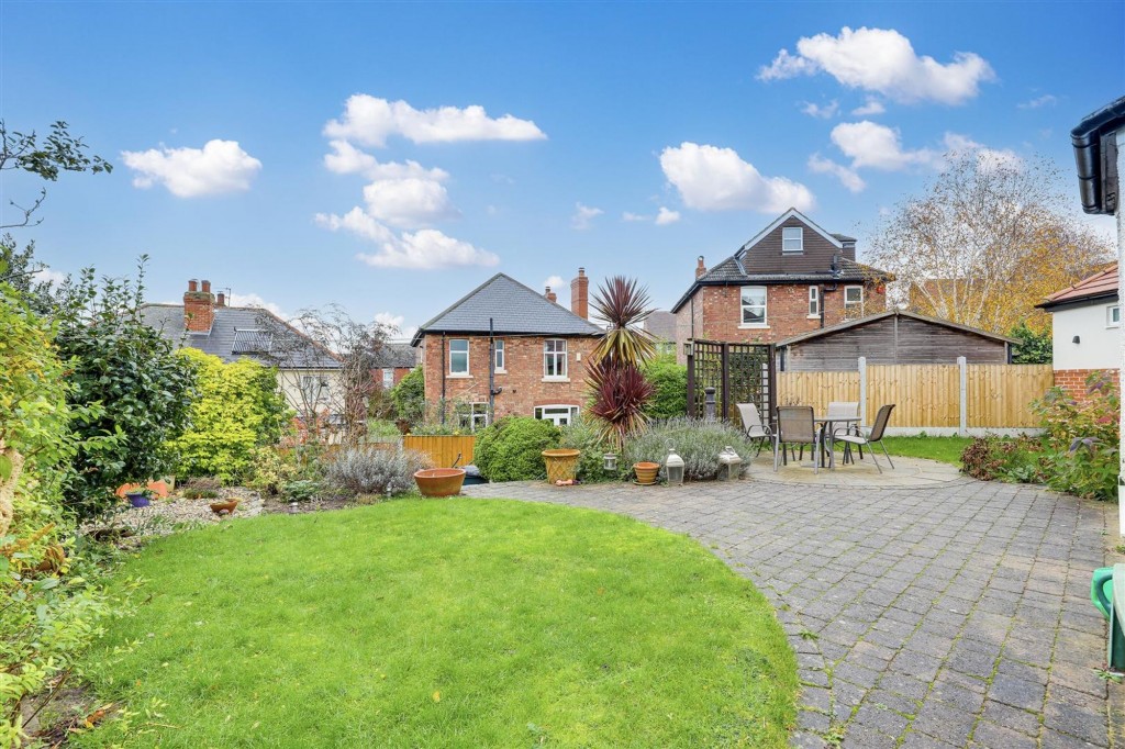 Devonshire Crescent, Nottingham, NG5