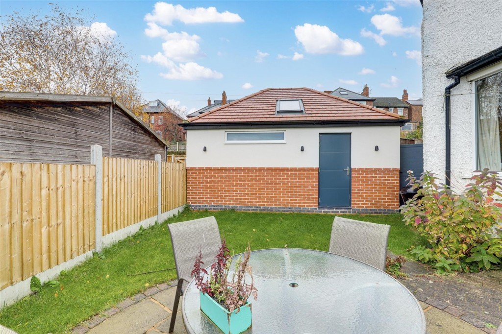 Devonshire Crescent, Nottingham, NG5