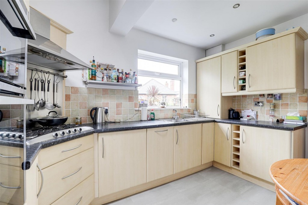 Devonshire Crescent, Nottingham, NG5