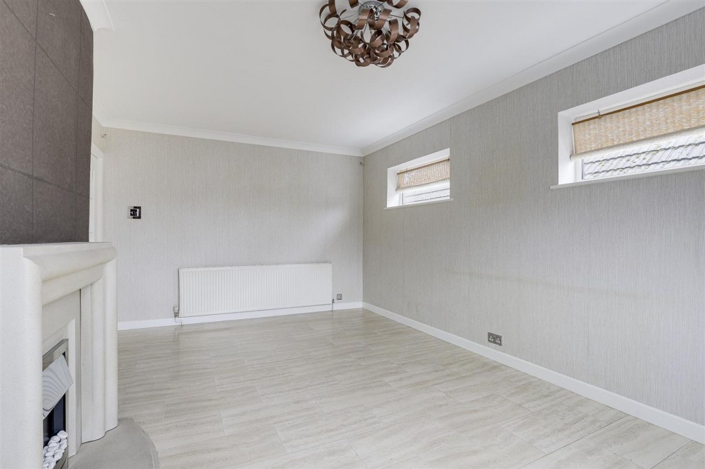 Veronica Drive, Carlton, NG4