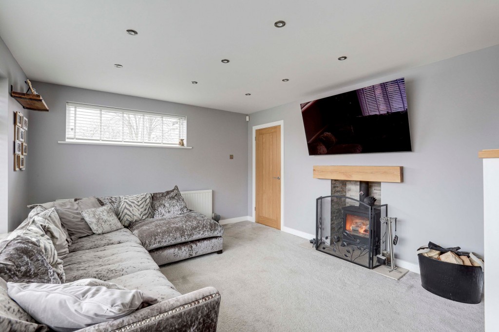 County Road, Gedling, NG4