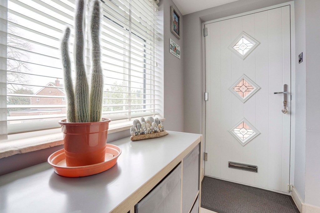 County Road, Gedling, NG4