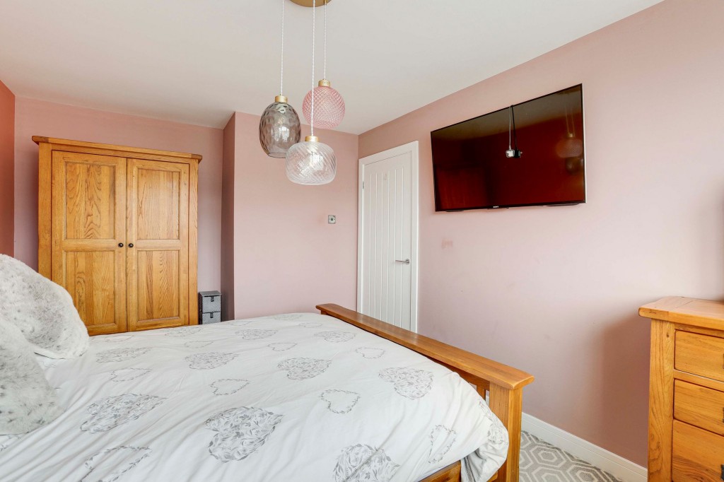 County Road, Gedling, NG4