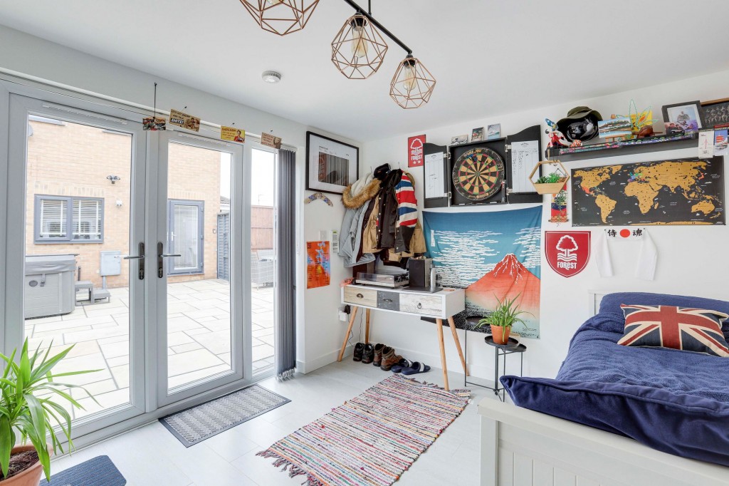 County Road, Gedling, NG4