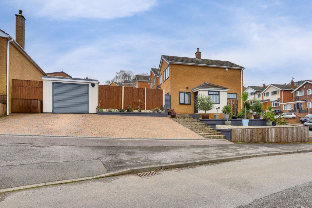 County Road, Gedling, NG4