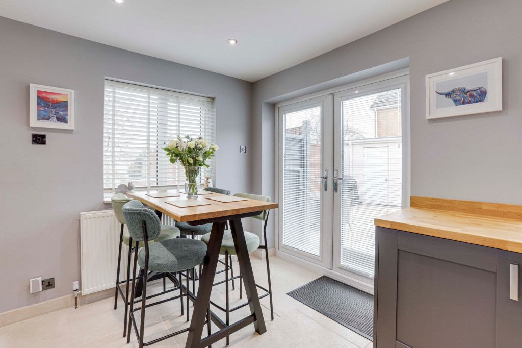 County Road, Gedling, NG4