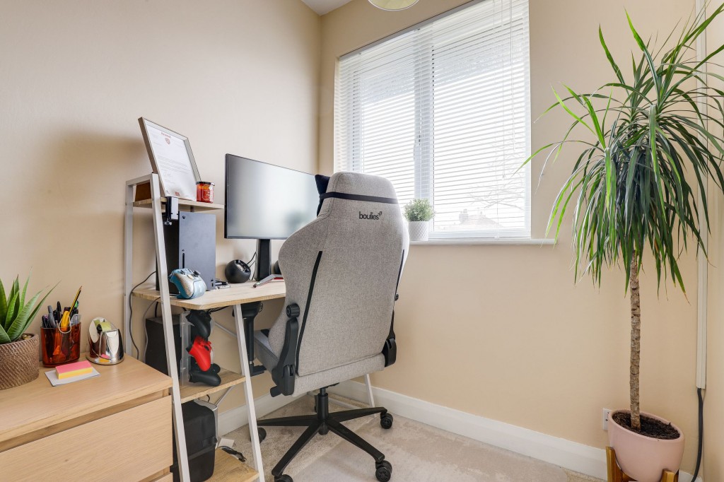 Ashworth Crescent, Nottingham, NG3