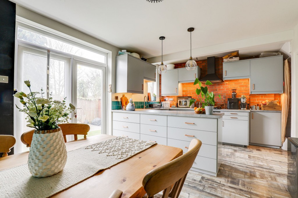 Ashworth Crescent, Nottingham, NG3