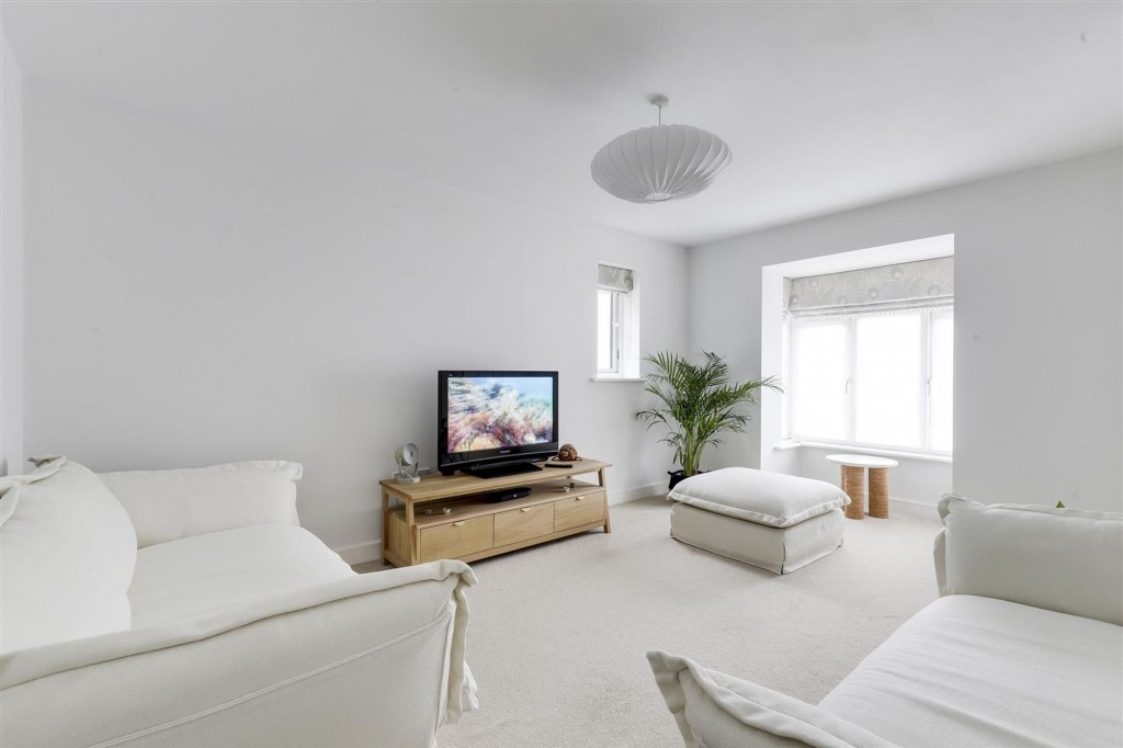 Meden Avenue, New Houghton, NG19