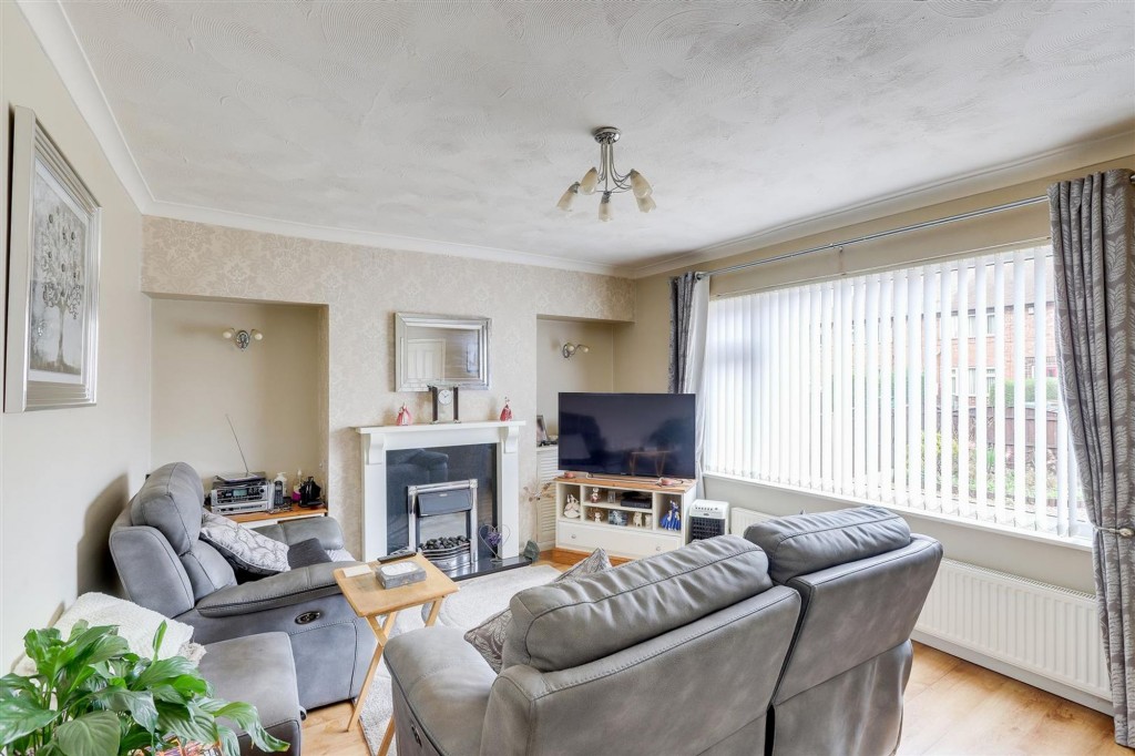 Colchester Road, Nottingham, NG8