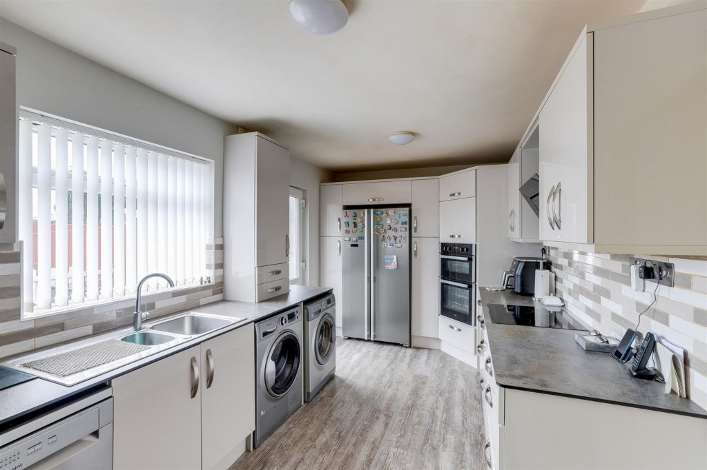 Colchester Road, Nottingham, NG8