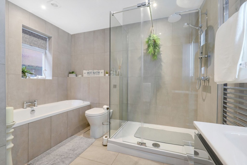 Clipstone Drive, Forest Town, NG19