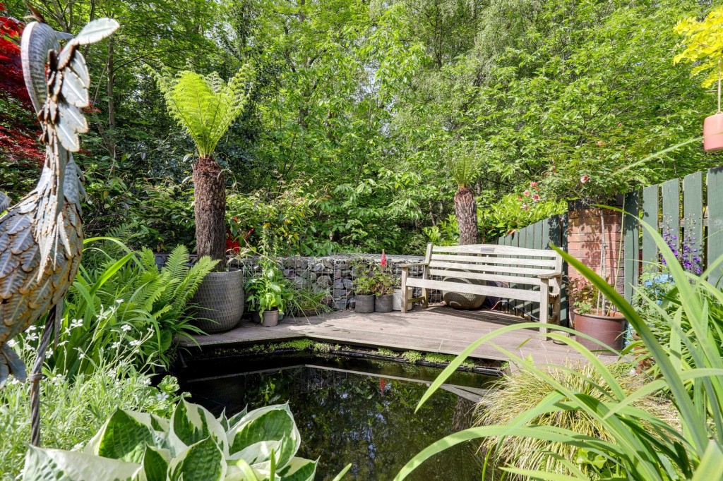 Clipstone Drive, Forest Town, NG19