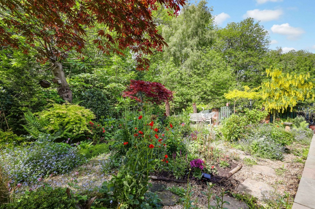 Clipstone Drive, Forest Town, NG19