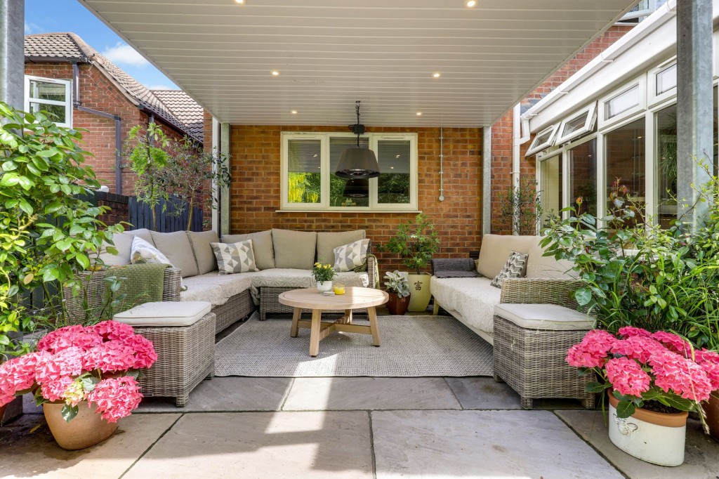 Clipstone Drive, Forest Town, NG19