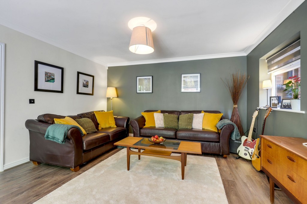 Clipstone Drive, Forest Town, NG19