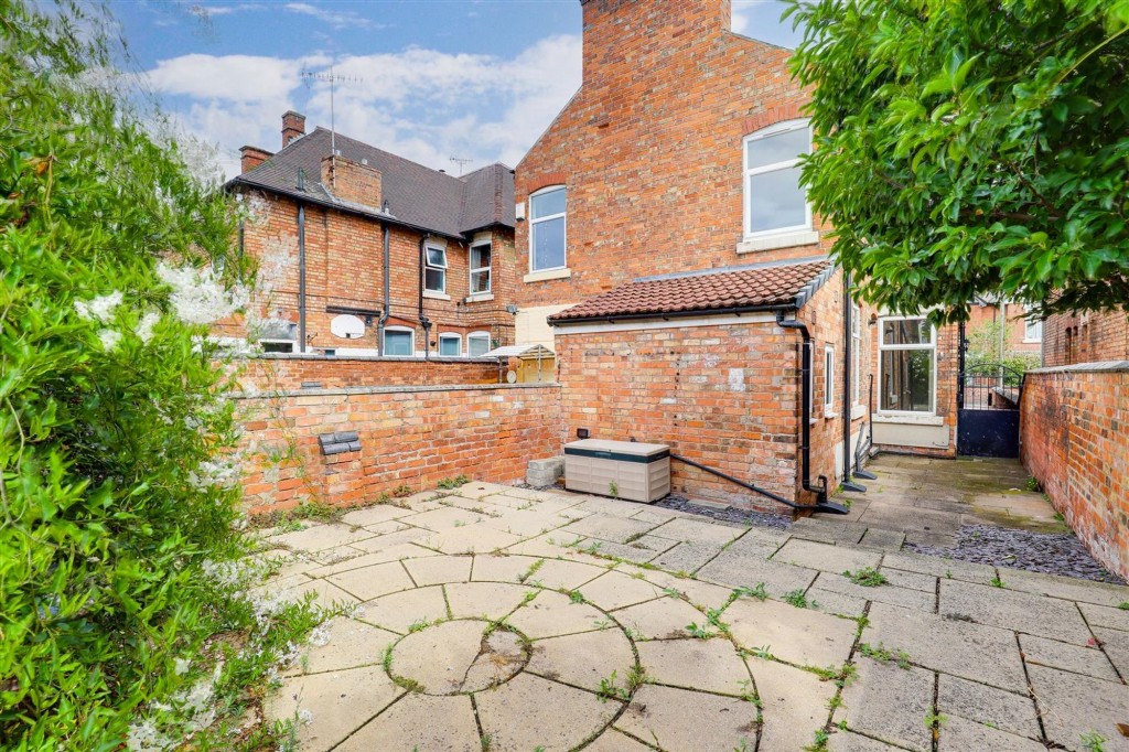 College Street, Long Eaton, NG10