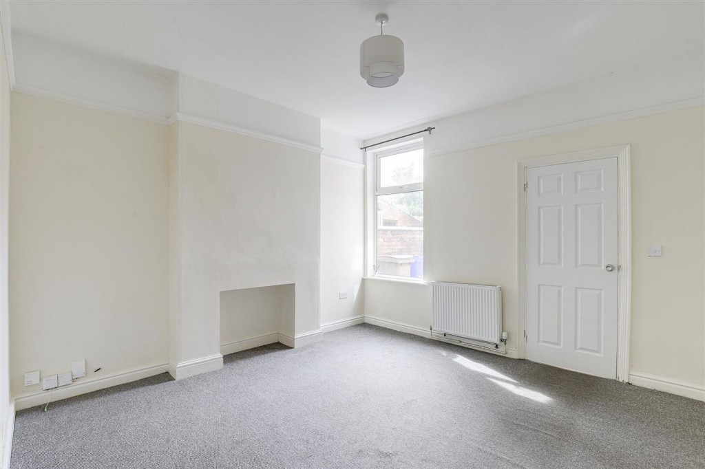 College Street, Long Eaton, NG10