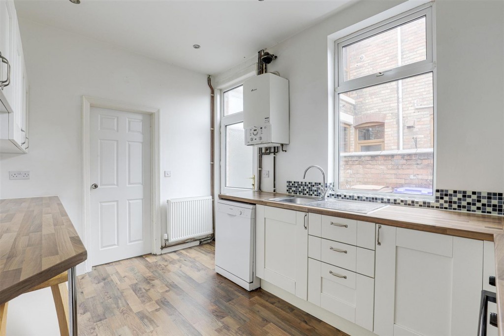 College Street, Long Eaton, NG10