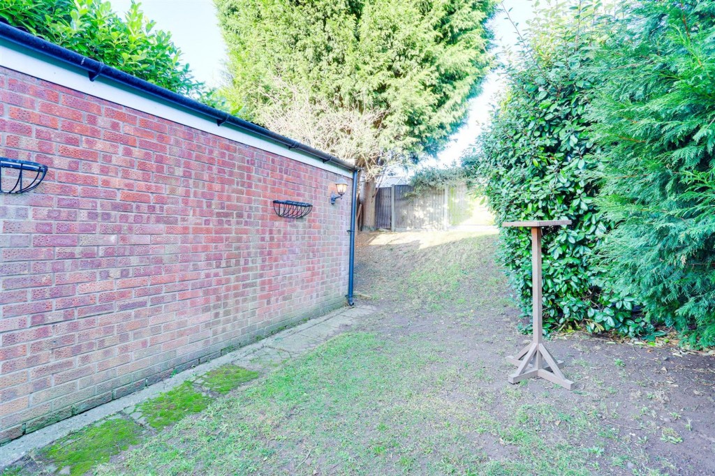 Shaldon Close, Nottingham, NG5