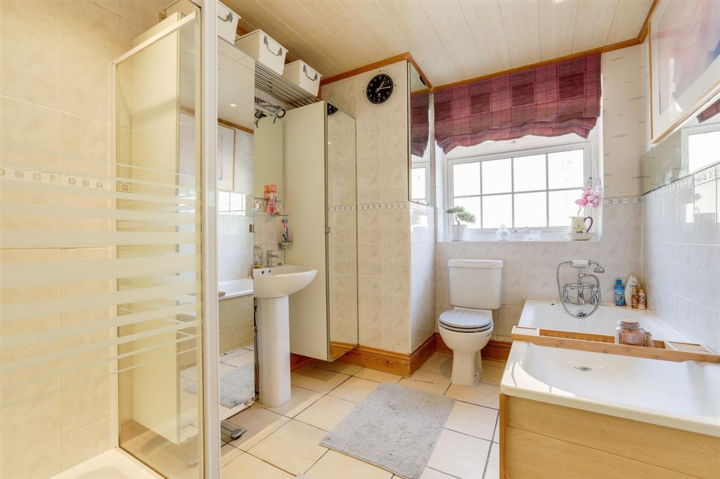 Weaverthorpe Road, Woodthorpe, NG5