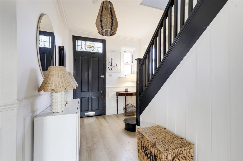 Gedling Road, Carlton, NG4