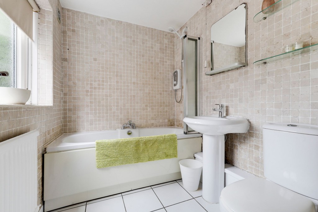 Broomhill Road, Nottingham, NG6
