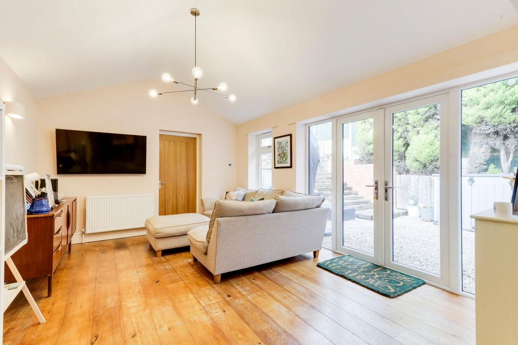 Douglas Avenue, Carlton, NG4