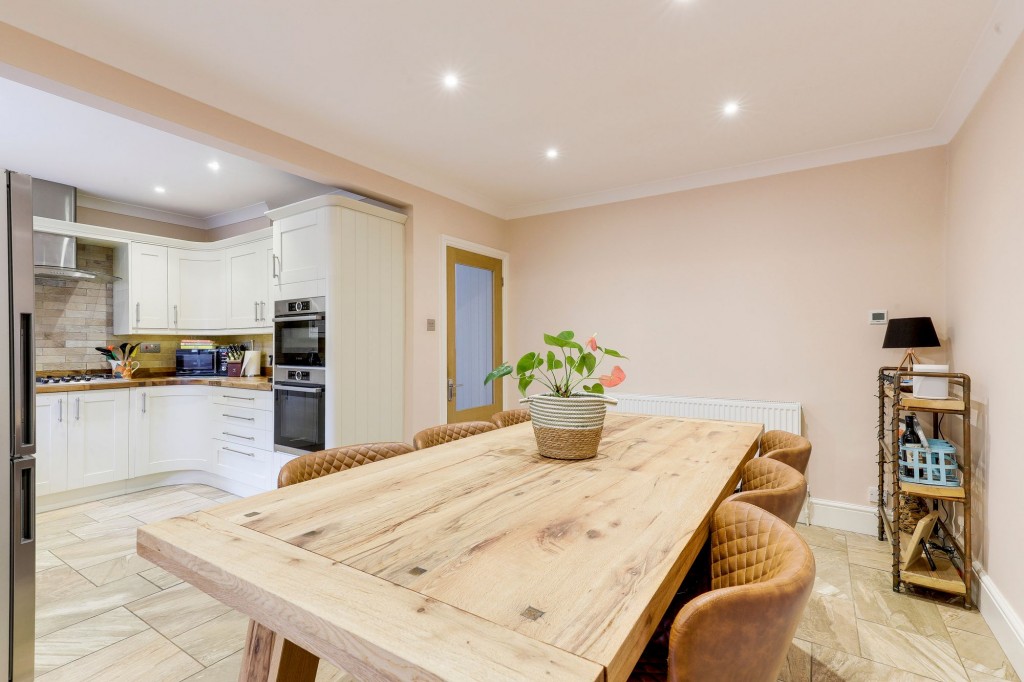 Douglas Avenue, Carlton, NG4