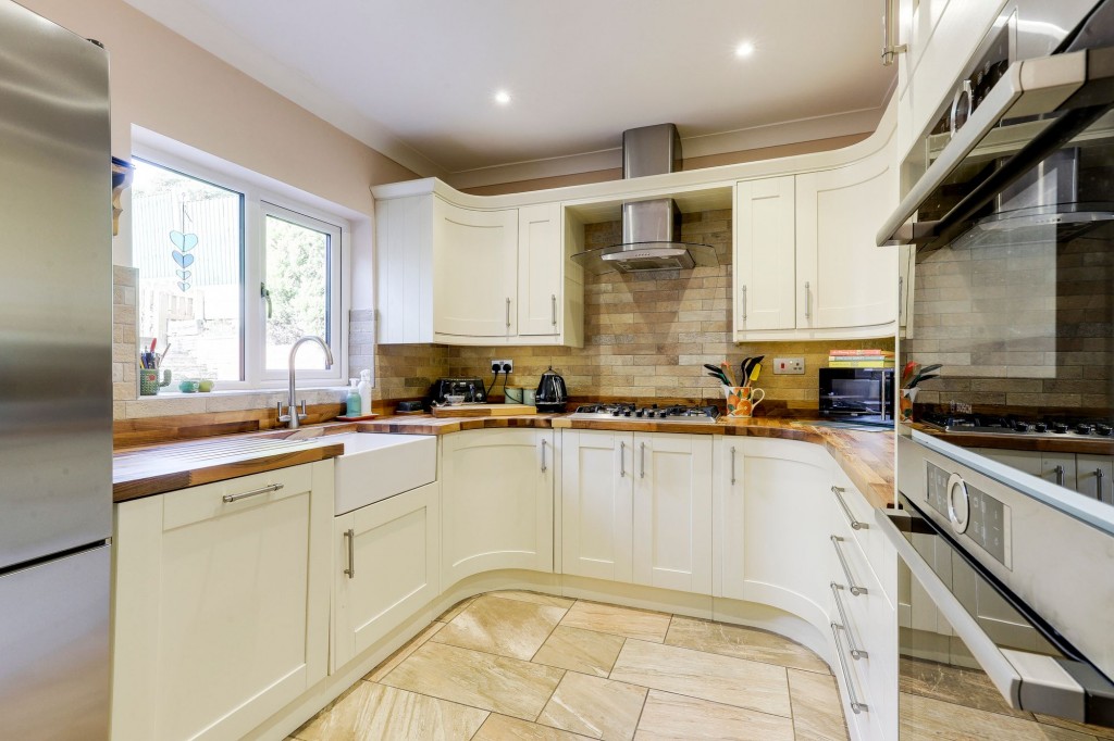 Douglas Avenue, Carlton, NG4