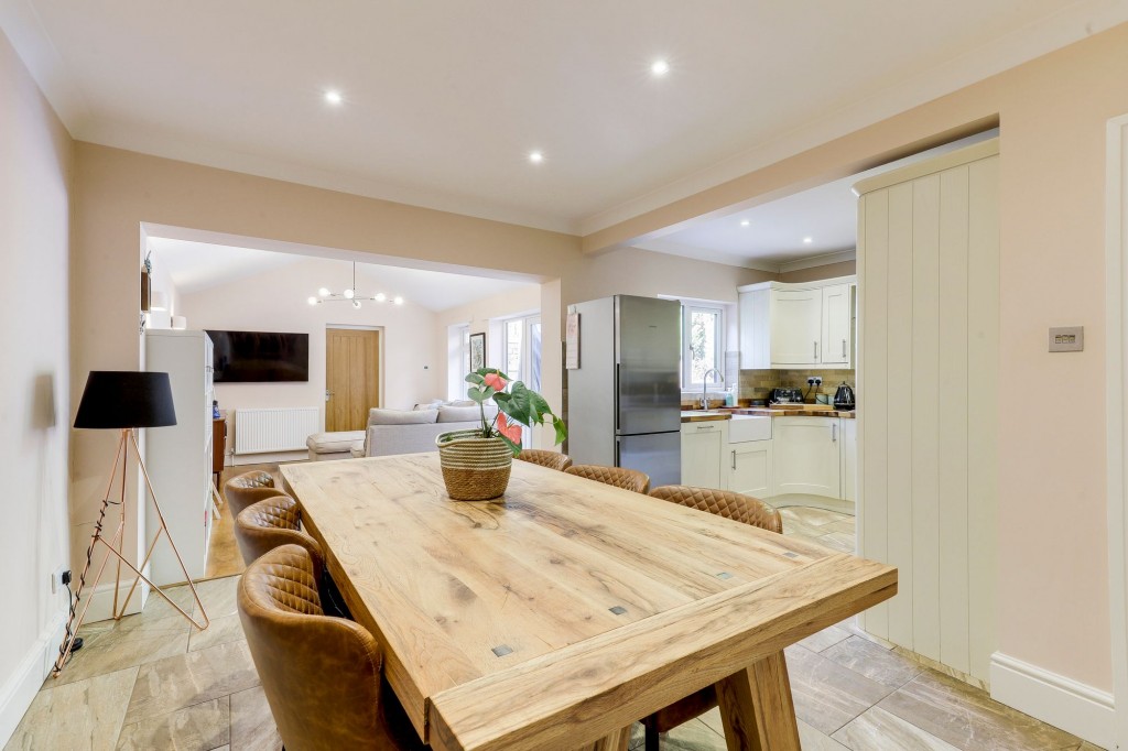 Douglas Avenue, Carlton, NG4