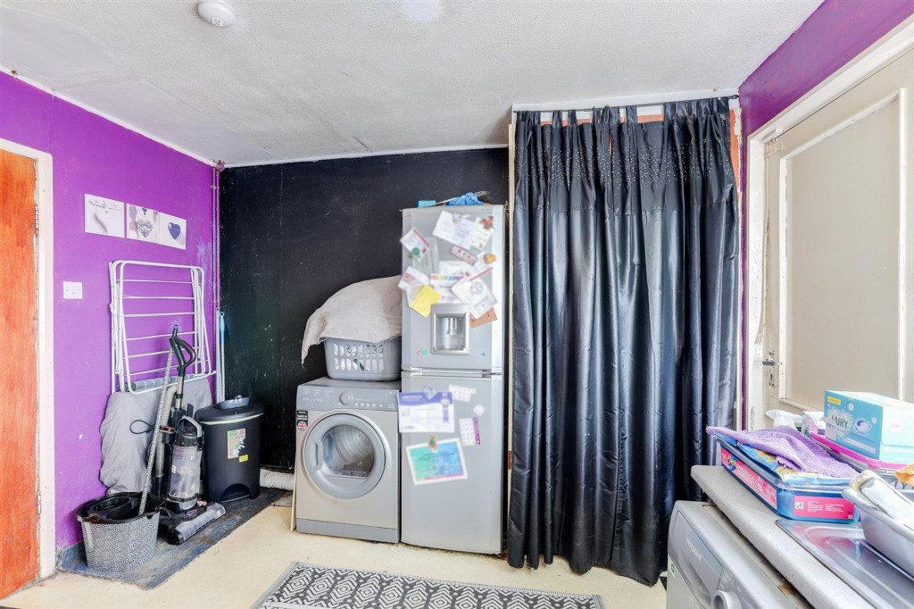 Oakington Close, Nottingham, NG5