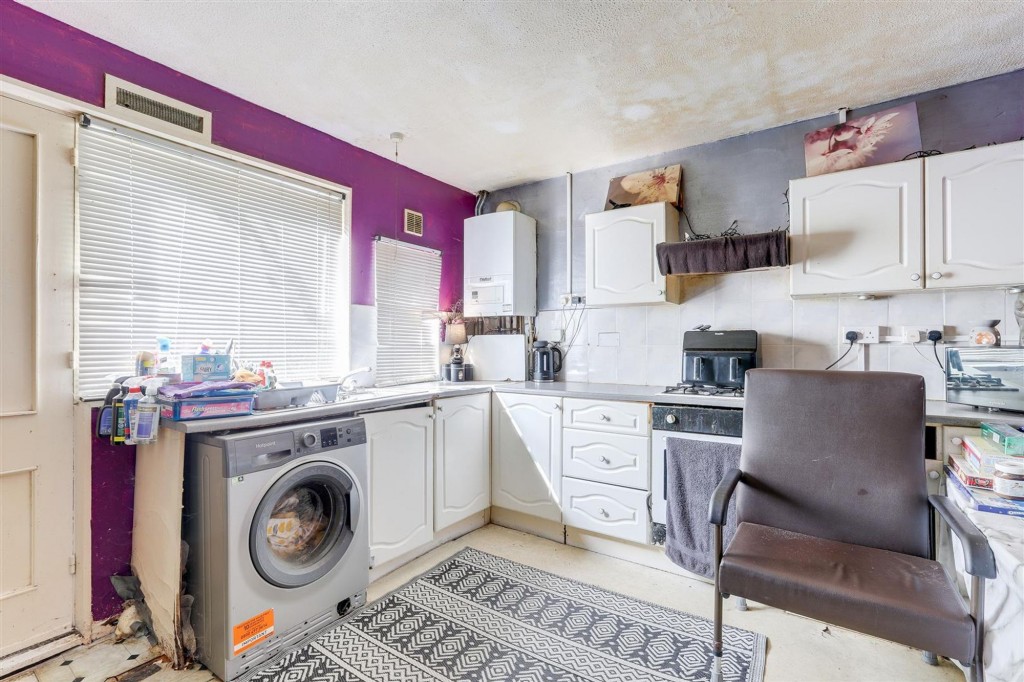 Oakington Close, Nottingham, NG5