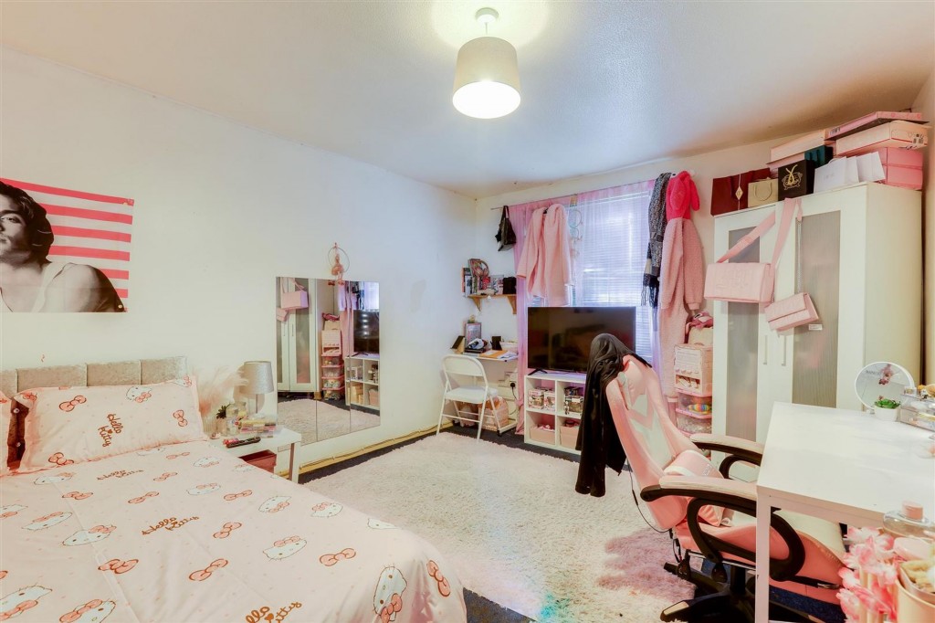 Oakington Close, Nottingham, NG5