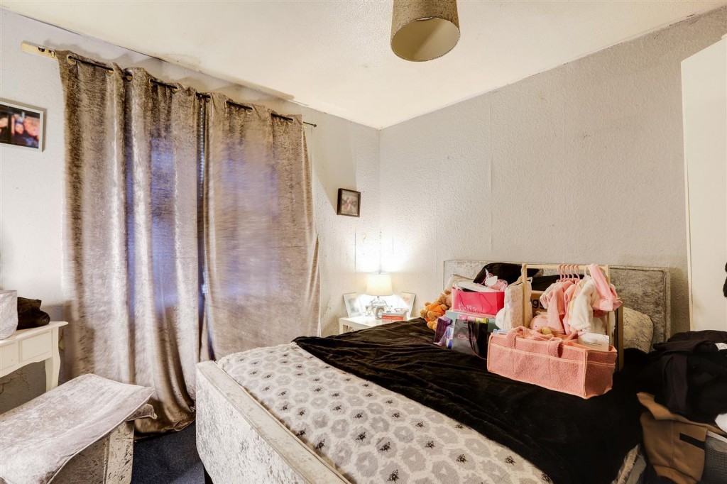 Oakington Close, Nottingham, NG5