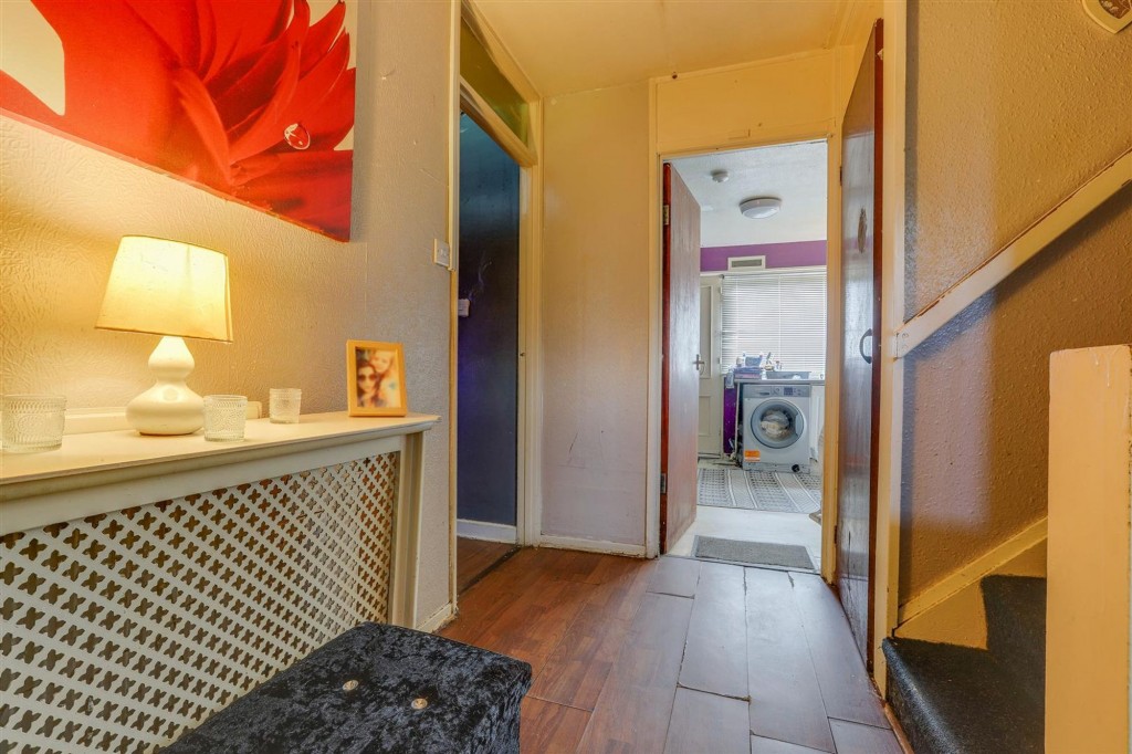 Oakington Close, Nottingham, NG5